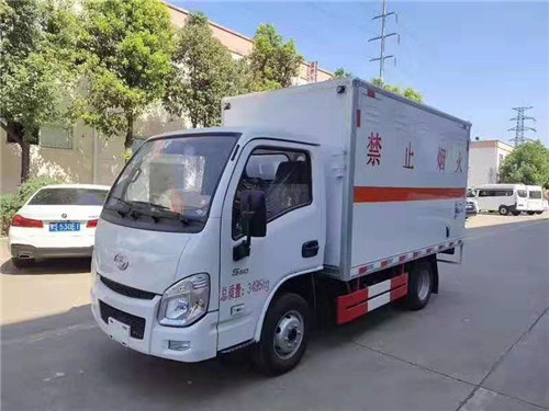 今日發車:躍進柴油版爆破器材運輸車