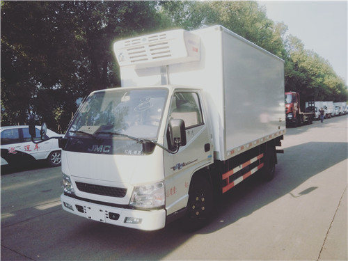 山東客戶再次定購(gòu)一臺(tái)江鈴順達(dá)冷藏車已發(fā)車