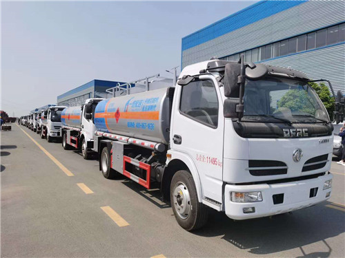 東風多利卡D7加油車批量發車了，貨車安全達標已公示