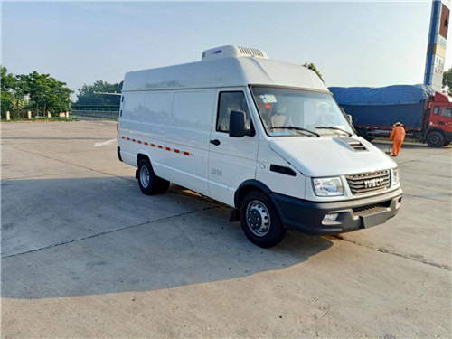 國五南京依維柯面包冷藏車發往浙江
