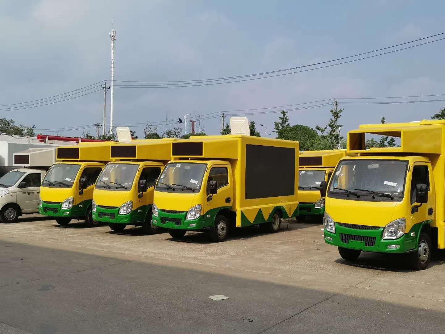 53??臺躍進小星福??國六宣傳車，首批8臺已完成，準備付交??