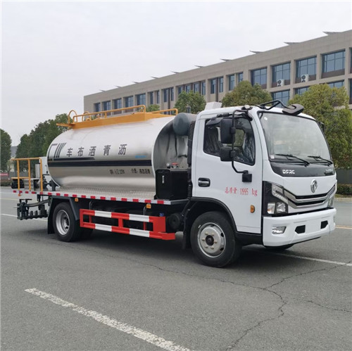  東風多利卡5-6方智能型瀝青灑布車圖片參數介紹