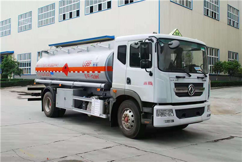 國六東風D9型10.8噸柴油加油車、13方國六東風油罐車