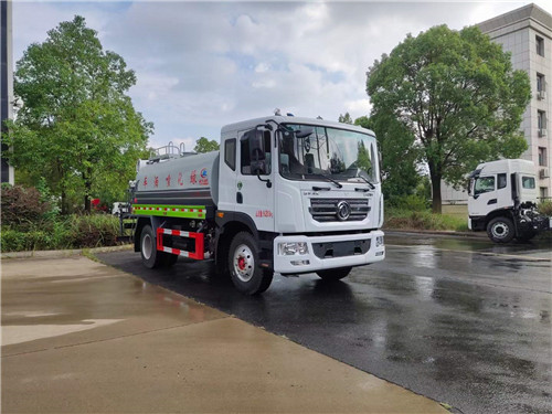 12噸國六東風多利卡D9灑水車，12方灑水車