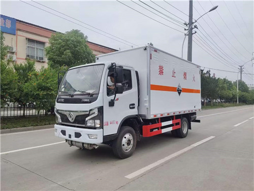 國六東風小多利卡藍牌危化廂式運輸車