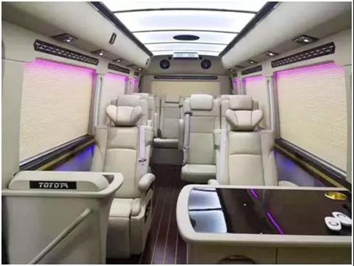 程力豐田高端商務禮賓車，用于轉運來武漢參加軍運會的國賓內飾圖片