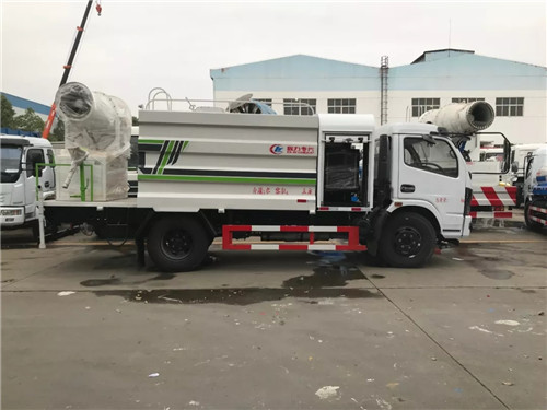 國六東風大多利卡抑塵車（方罐、CLW5120TDYE6型30-50米霧炮）