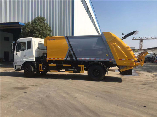 東風天錦12方壓縮式垃圾車CLW5168ZYSD5型壓縮式垃圾車 (3).jpg