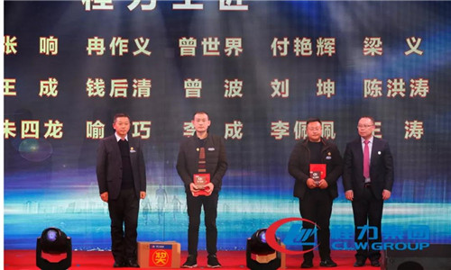 這一年年，公司黨委、工會圍繞經(jīng)濟(jì)建設(shè)中心，加強(qiáng)黨員思想政治教育，組織開展困難職工慰問、幫扶、員工教育、崗位培訓(xùn)、勞動競賽等活動。在七一前夕，組織黨員干部赴湖南韶山重溫入黨誓詞、接受紅色教育，參與慶“七一”暨新曾都區(qū)成立10周年歌詠晚會，開展黨員學(xué)習(xí)活動日等活動。