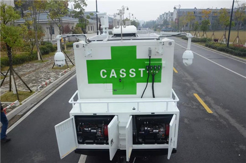 視頻監(jiān)控系統(tǒng),由3臺(tái)專(zhuān)業(yè)級(jí)高清網(wǎng)絡(luò)攝像機(jī)、1臺(tái)云臺(tái)攝像機(jī)、硬盤(pán)錄像機(jī)、網(wǎng)絡(luò)交換機(jī)、工業(yè)級(jí)4G無(wú)線網(wǎng)橋等單元組成,可遠(yuǎn)程控制實(shí)時(shí)錄制、存儲(chǔ)備份、遠(yuǎn)程調(diào)閱視頻資料。整車(chē)視頻監(jiān)控系統(tǒng)啟動(dòng)后,可在無(wú)人值守狀態(tài)下對(duì)拖車(chē)平臺(tái)周邊實(shí)施全天候無(wú)死角監(jiān)控。 視頻監(jiān)控系統(tǒng),由3臺(tái)專(zhuān)業(yè)級(jí)高清網(wǎng)絡(luò)攝像機(jī)、1臺(tái)云臺(tái)攝像機(jī)、硬盤(pán)錄像機(jī)、網(wǎng)絡(luò)交換機(jī)、工業(yè)級(jí)4G無(wú)線網(wǎng)橋等單元組成,可遠(yuǎn)程控制實(shí)時(shí)錄制、存儲(chǔ)備份、遠(yuǎn)程調(diào)閱視頻資料。整車(chē)視頻監(jiān)控系統(tǒng)啟動(dòng)后,可在無(wú)人值守狀態(tài)下對(duì)拖車(chē)平臺(tái)周邊實(shí)施全天候無(wú)死角監(jiān)控。