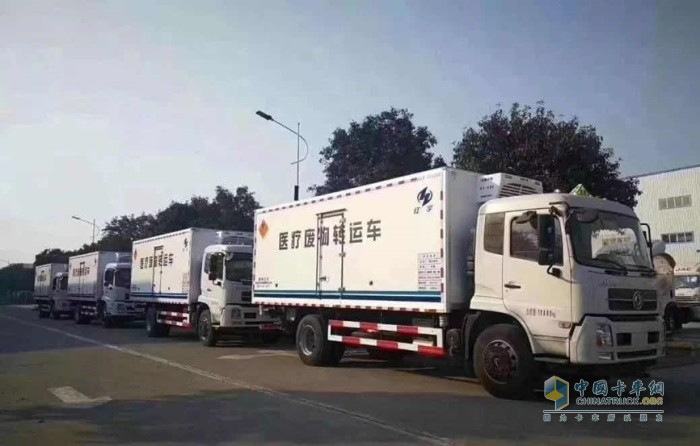 東風天錦底盤改裝的醫廢車