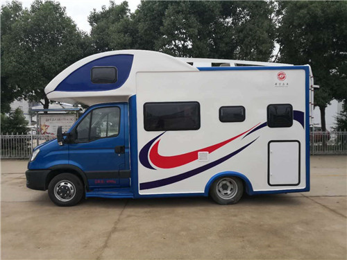 1591773062140369.jpg 依維柯C型歐勝旅居房車(chē),是實(shí)現(xiàn)您 “生活中旅行,旅行中生活”的車(chē)型 (6).jpg