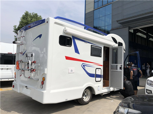 1591773128390685.jpg 依維柯C型歐勝旅居房車(chē),是實(shí)現(xiàn)您 “生活中旅行,旅行中生活”的車(chē)型 (8).jpg