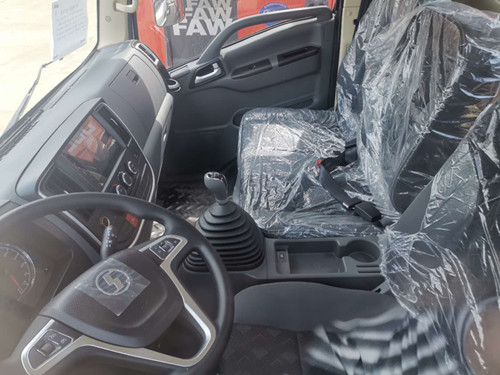 陜汽德龍國(guó)六駕駛室圖片 陜汽德龍國(guó)六駕駛室圖片