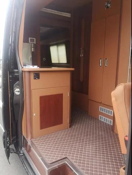 進(jìn)口奔馳斯賓特524加長版客車 進(jìn)口奔馳斯賓特524加長版客車