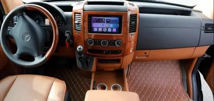 程力高端奔馳無線通信壓制車 程力高端奔馳無線通信壓制車