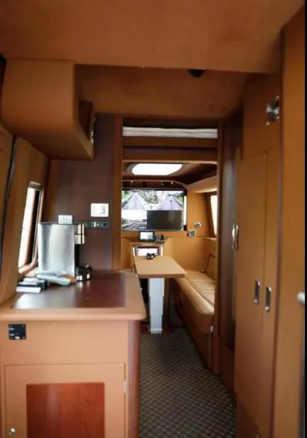 進(jìn)口奔馳斯賓特524加長版客車 進(jìn)口奔馳斯賓特524加長版客車