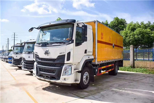 1597284393578519.jpg 國(guó)六東風(fēng)柳汽42危險(xiǎn)品廂式車(chē) (2).jpg