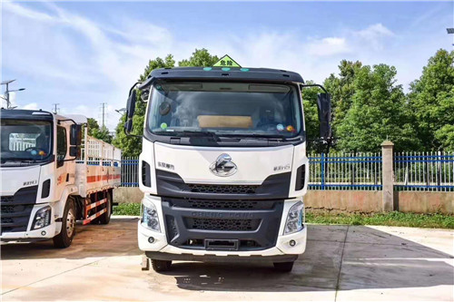 1597284402877245.jpg 國(guó)六東風(fēng)柳汽42危險(xiǎn)品廂式車(chē) (3).jpg