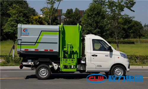 程力汽車集團旗下核心企業----程力專用汽車股份有限公司,深入市場調研,加大新產品開發力度,精準施策抓住了建設美麗鄉村環保環衛先行的商機,引進福田商用車國六輕型優質底盤,投放的鄉鎮垃圾清運車受到市場用戶的熱捧。 程力汽車集團旗下核心企業----程力專用汽車股份有限公司,深入市場調研,加大新產品開發力度,精準施策抓住了建設美麗鄉村環保環衛先行的商機,引進福田商用車國六輕型優質底盤,投放的鄉鎮垃圾清運車受到市場用戶的熱捧。
