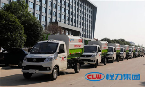 這種小型鄉鎮主流環衛垃圾清運車,底盤離地角高,通過性好,箱體方正有效容積率大,特別適合我國鄉村道路作業,在廣大鄉鎮及農村市場非常受歡迎。 這種小型鄉鎮主流環衛垃圾清運車,底盤離地角高,通過性好,箱體方正有效容積率大,特別適合我國鄉村道路作業,在廣大鄉鎮及農村市場非常受歡迎。