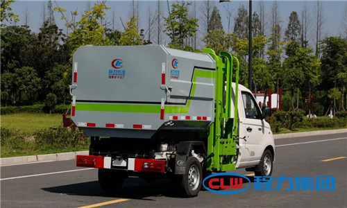 這種小型鄉鎮主流環衛垃圾清運車,底盤離地角高,通過性好,箱體方正有效容積率大,特別適合我國鄉村道路作業,在廣大鄉鎮及農村市場非常受歡迎。 這種小型鄉鎮主流環衛垃圾清運車,底盤離地角高,通過性好,箱體方正有效容積率大,特別適合我國鄉村道路作業,在廣大鄉鎮及農村市場非常受歡迎。