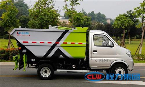 在牢固占領鄉鎮環衛裝備市場的同時,程力公司新研發的高端國六無泄漏自卸式垃圾車,在北上廣深漢一線城市及各省會城市受到用戶青睞,一上市就成為網紅環衛保潔車,作業和行駛時就是一道亮麗的城市風景。 在牢固占領鄉鎮環衛裝備市場的同時,程力公司新研發的高端國六無泄漏自卸式垃圾車,在北上廣深漢一線城市及各省會城市受到用戶青睞,一上市就成為網紅環衛保潔車,作業和行駛時就是一道亮麗的城市風景。
