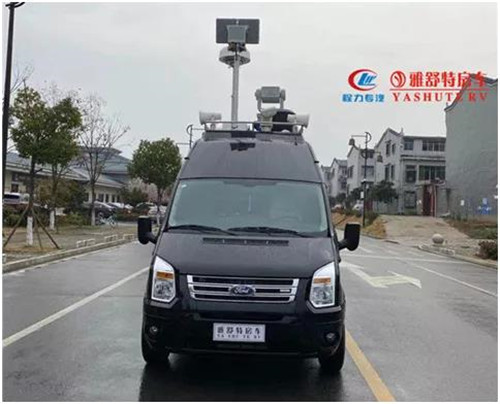 因此，程力雅舒特旅居廠今年最新設(shè)計生產(chǎn)了此款指揮車：福特新世代指揮車。