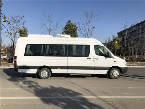 國六標準奔馳威霆商務車 國六標準奔馳威霆商務車