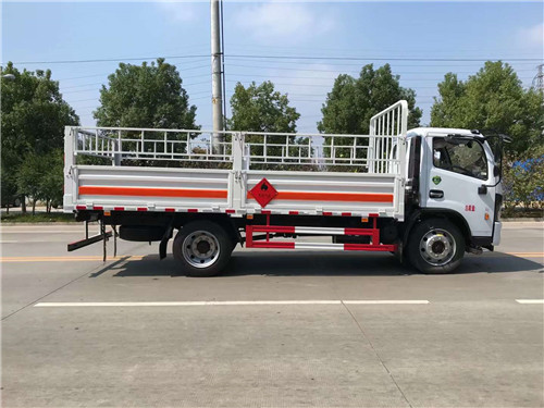 1633664097104683.jpg 東風福瑞卡52米氣瓶運輸車 (2).jpg