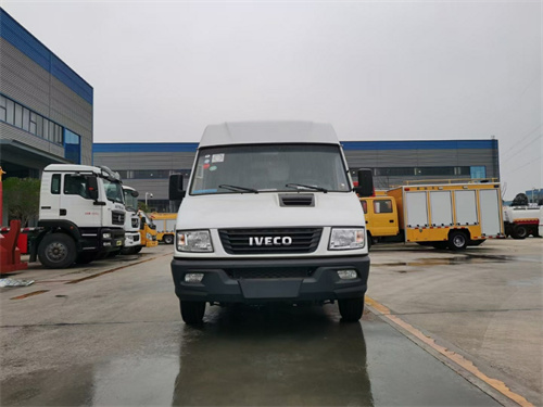 1682499610738382.jpg 國六依維柯長軸面包柴油冷藏車 (2).jpg