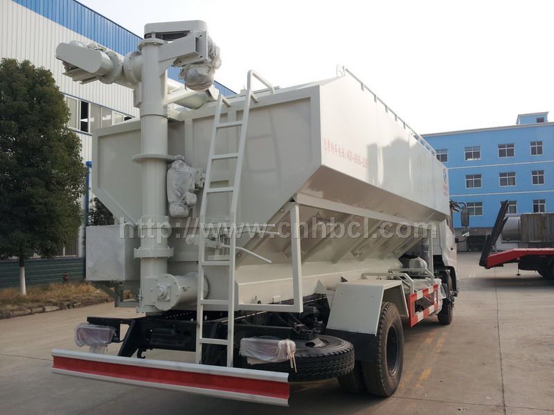 13方散裝飼料運(yùn)輸車