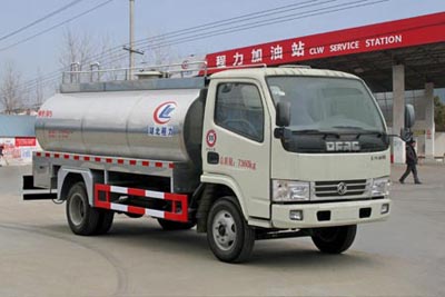 國五東風奶罐車